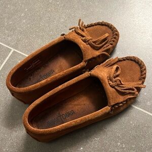 Minnetonka moccasin slippers kilty
